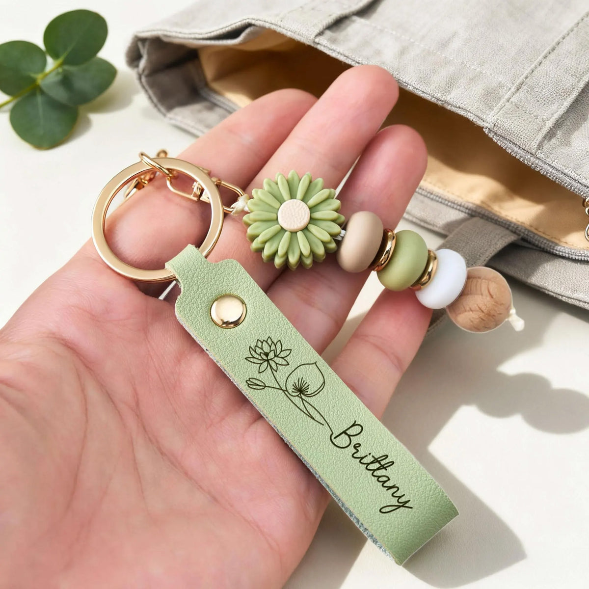 Personalized Name Daisy Beaded Keyring - Gift For Mom, Mother's Day, Girlfriend, Woman HO82 902092