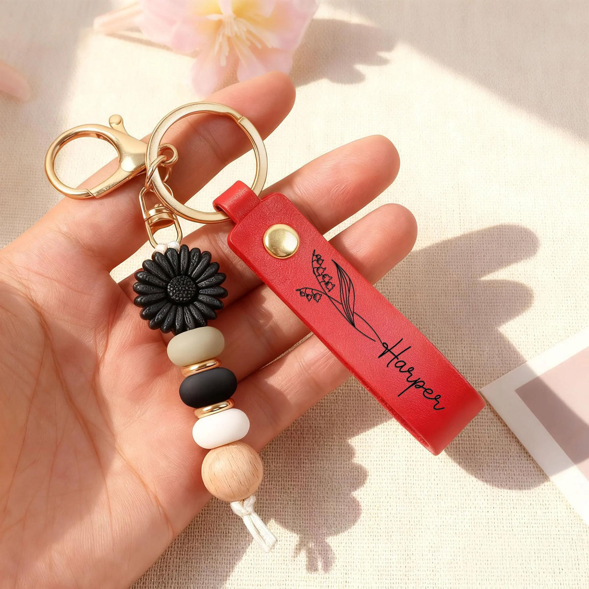Personalized Name Daisy Beaded Keyring - Gift For Mom, Mother's Day, Girlfriend, Woman HO82 902092