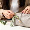 Personalized Name Daisy Beaded Keyring - Gift For Mom, Mother's Day, Girlfriend, Woman HO82 902092