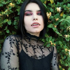 GeckoCustom 1 Pair Vampire Teeth Fangs Dentures Props Halloween Costume Props False Teeth Solid Glue Denture Adhesive Halloween Party Decor