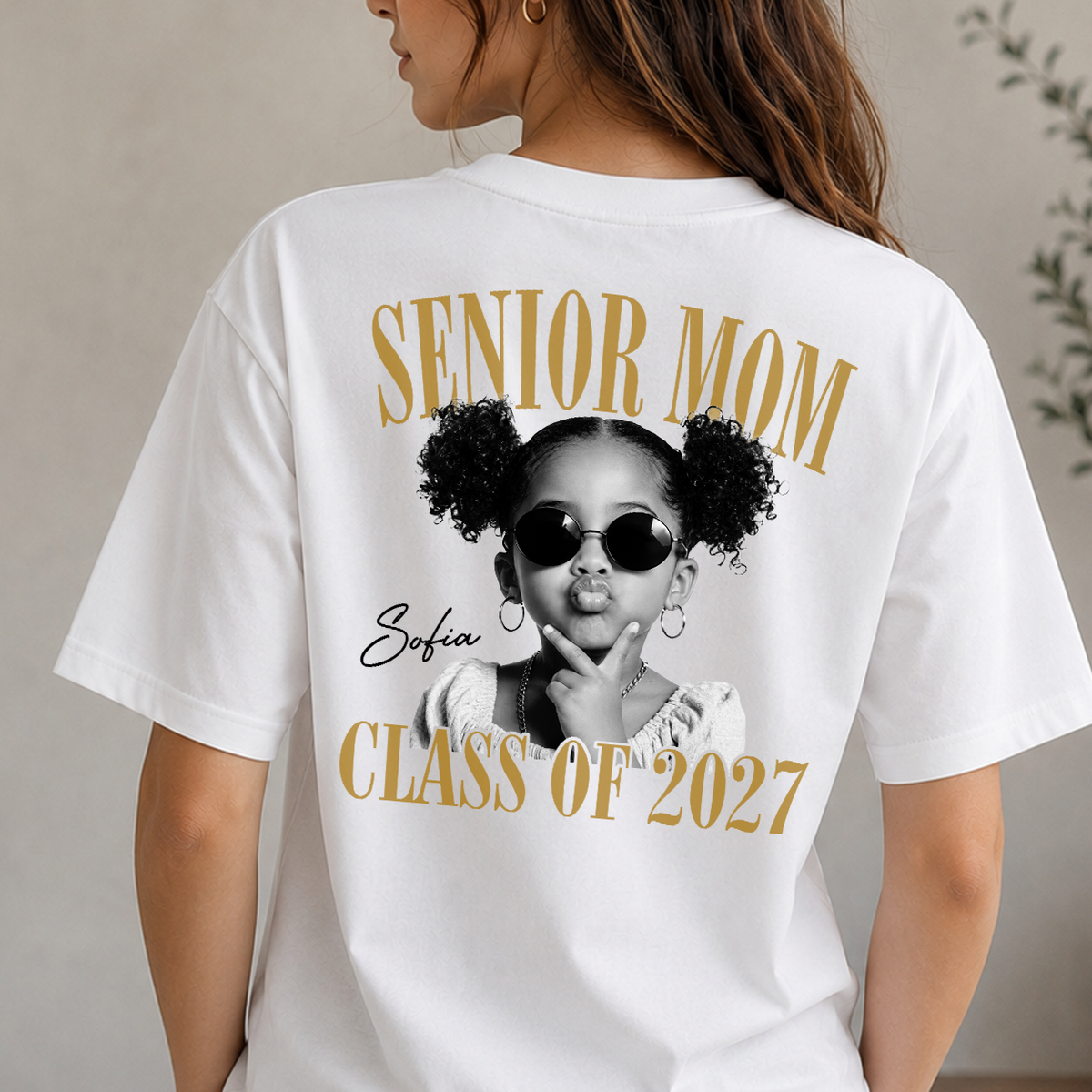 Custom Retro Senior Mom 2027 Back Comfort Shirt - Personalized Class of 2027 Gift, Proud Family Gift HO82 903226