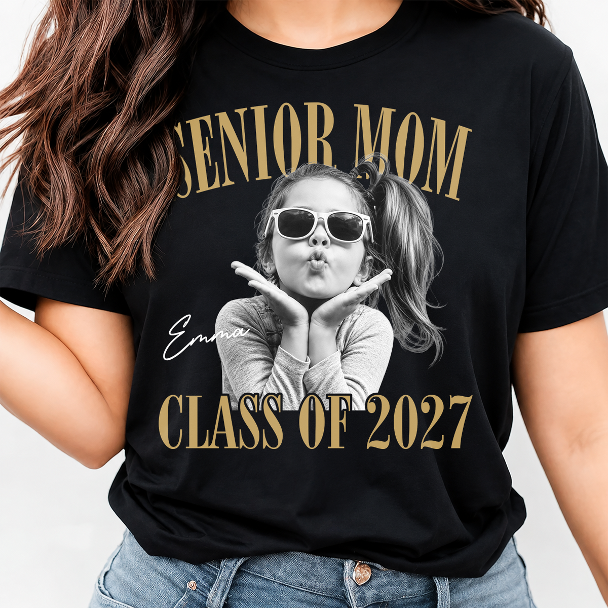 Custom Retro Senior Mom 2027 Dark Shirt - Personalized Class of 2027 Gift, Proud Family Gift HO82 903228