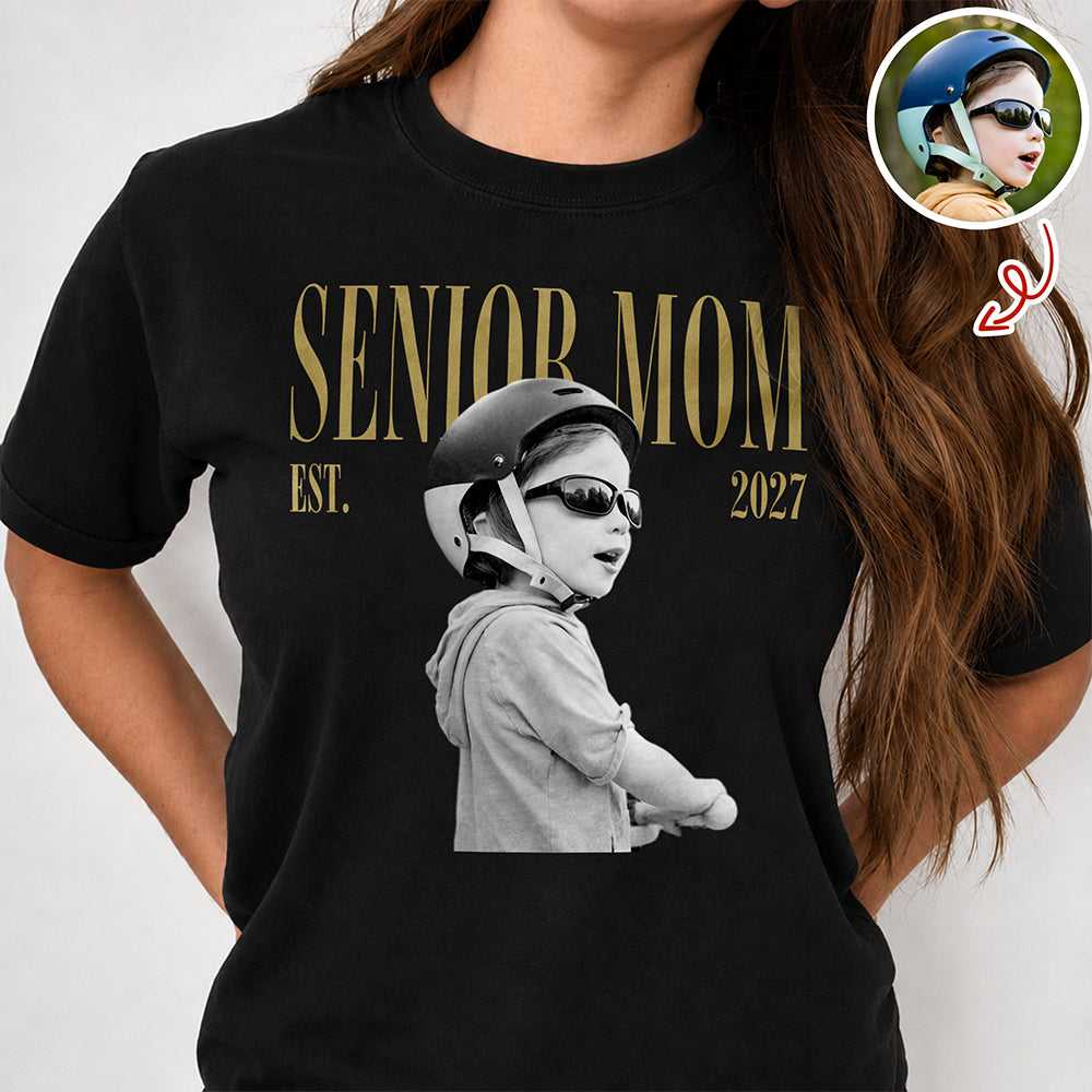 Custom Vintage Photo Senior Mom EST. 2027 Dark Shirt - Personalized Class of 2027 Gift, Proud Family Gift HO82 903266