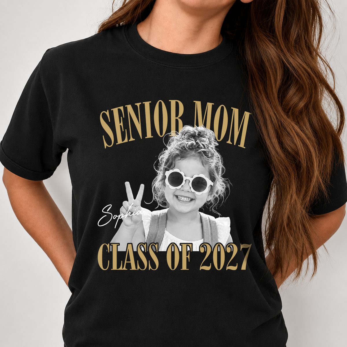 Custom Retro Senior Mom 2027 Dark Shirt - Personalized Class of 2027 Gift, Proud Family Gift HO82 903228