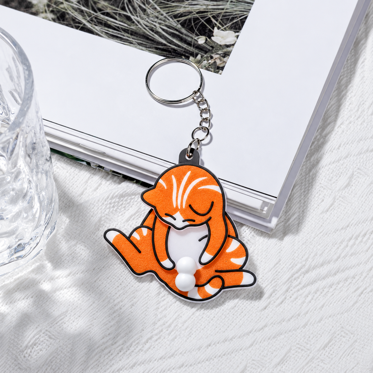 Mischief Cat Interactive Keychain Funny Wiggling Keychain with Rotating Cats Eggs Hilarious Gift for Cat Lovers HA75 922138