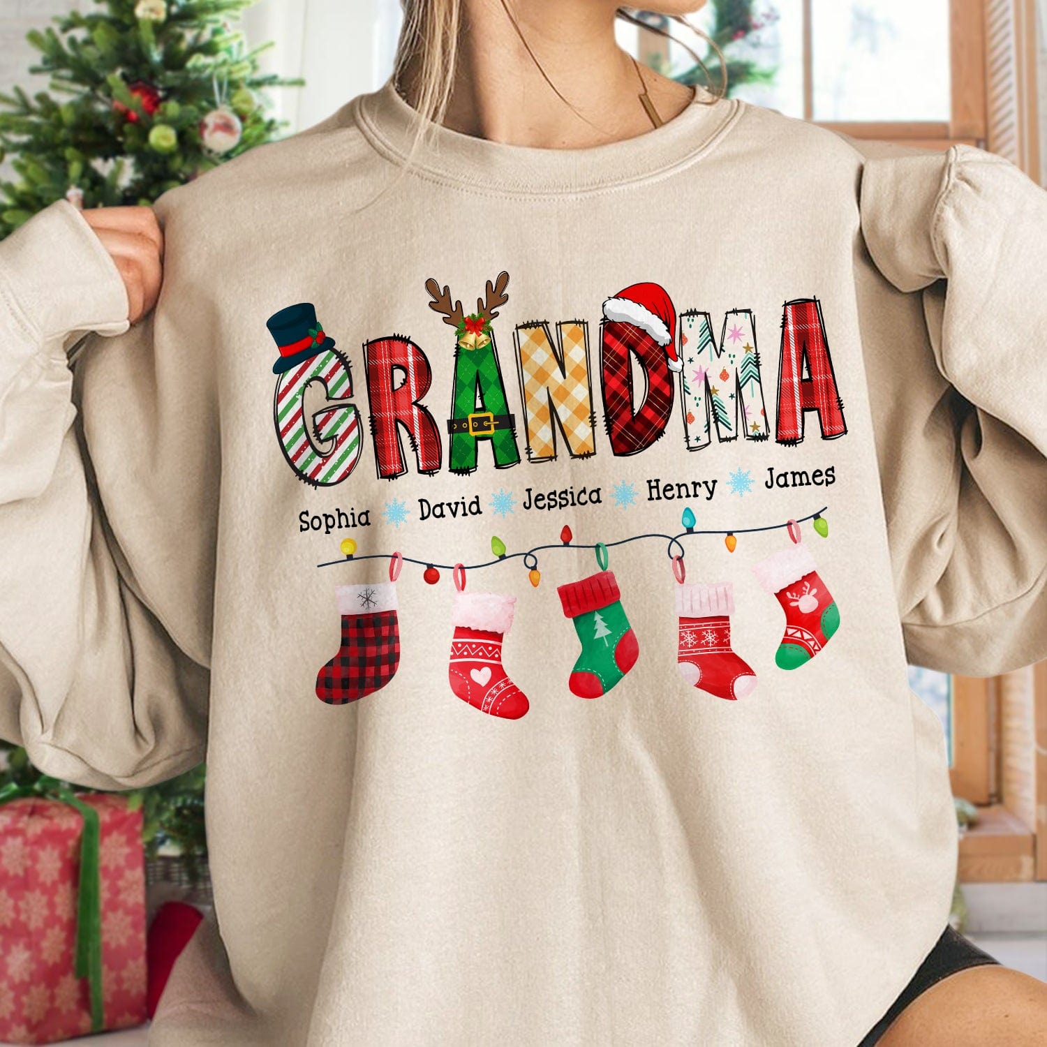 GeckoCustom Custom Grandkid Name For Grandma Christmas Socks Sweatshirt Best Gift For Family, Lover, Christmas Idea Gift HO82 893154