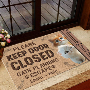 GeckoCustom Keep Door Closed Cats Planning Escape Personalized Doormat Funny Gift For Cat Lovers CH07 895232