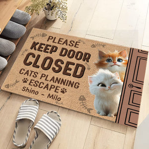 GeckoCustom Keep Door Closed Cats Planning Escape Personalized Doormat Funny Gift For Cat Lovers CH07 895232