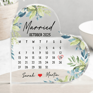 GeckoCustom Married Calendar Heart Acrylic Plaque, Personalized Wedding Gift, Newlywed Gift for Couple TH10 895052