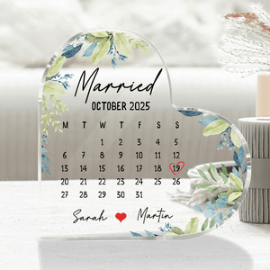 GeckoCustom Married Calendar Heart Acrylic Plaque, Personalized Wedding Gift, Newlywed Gift for Couple TH10 895052