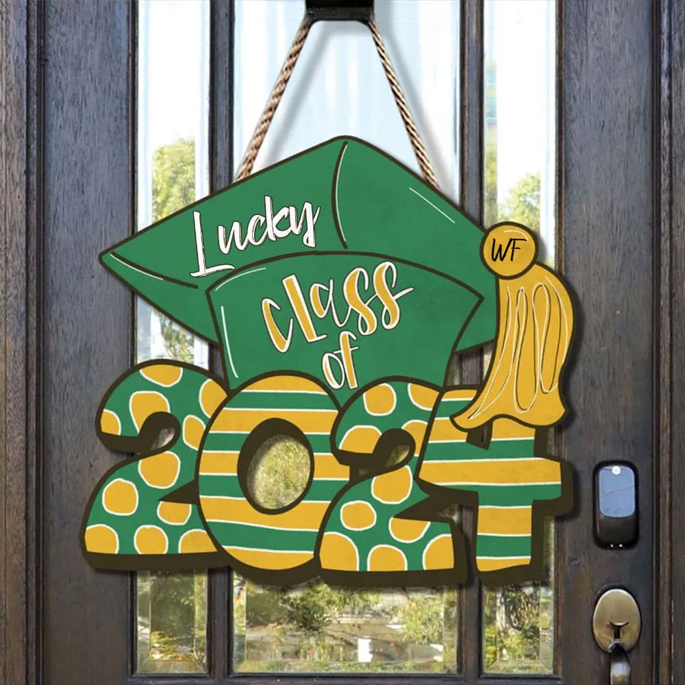 GeckoCustom Personalized Graduation Wooden Door Sign, Custom Doorsign HN590