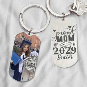 GeckoCustom Proud Mom Of A 2025 Senior Graduation Metal Keychain 890673