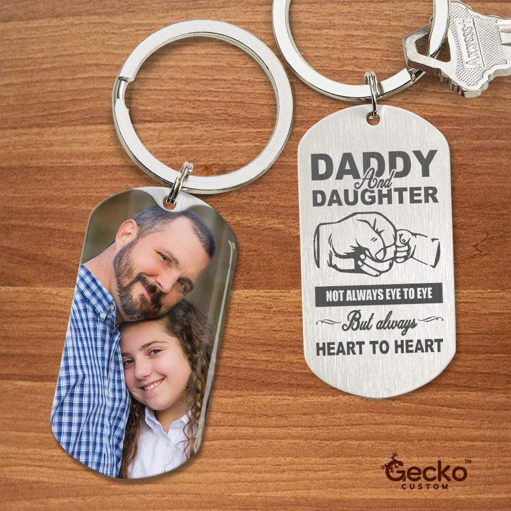GeckoCustom Daddy And Daughter Always Heart To Heart Family Metal Keychain HN590 With Gift Box (Favorite) / 1.77" x 1.06"