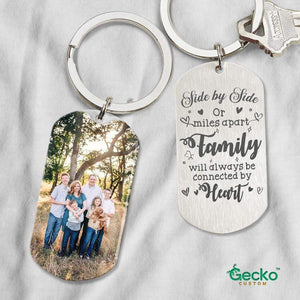 GeckoCustom Family Will Always Be Connected By Heart Metal Keychain HN590