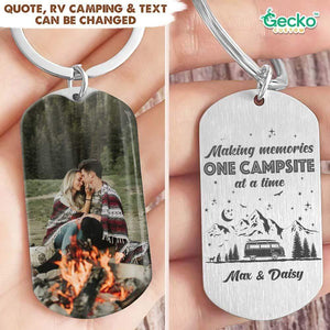 GeckoCustom Happy Campers Couple Metal Keychain, Valentine Gift HN590