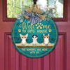 GeckoCustom Welcome The Humans Live Here Cat Wooden Door Sign With Wreath, Cat Lover Gift, Cat Door Hanger HN590